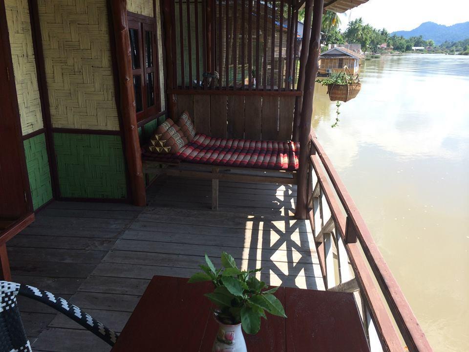 Dokchampa Guesthouse Ban Khon Exterior photo