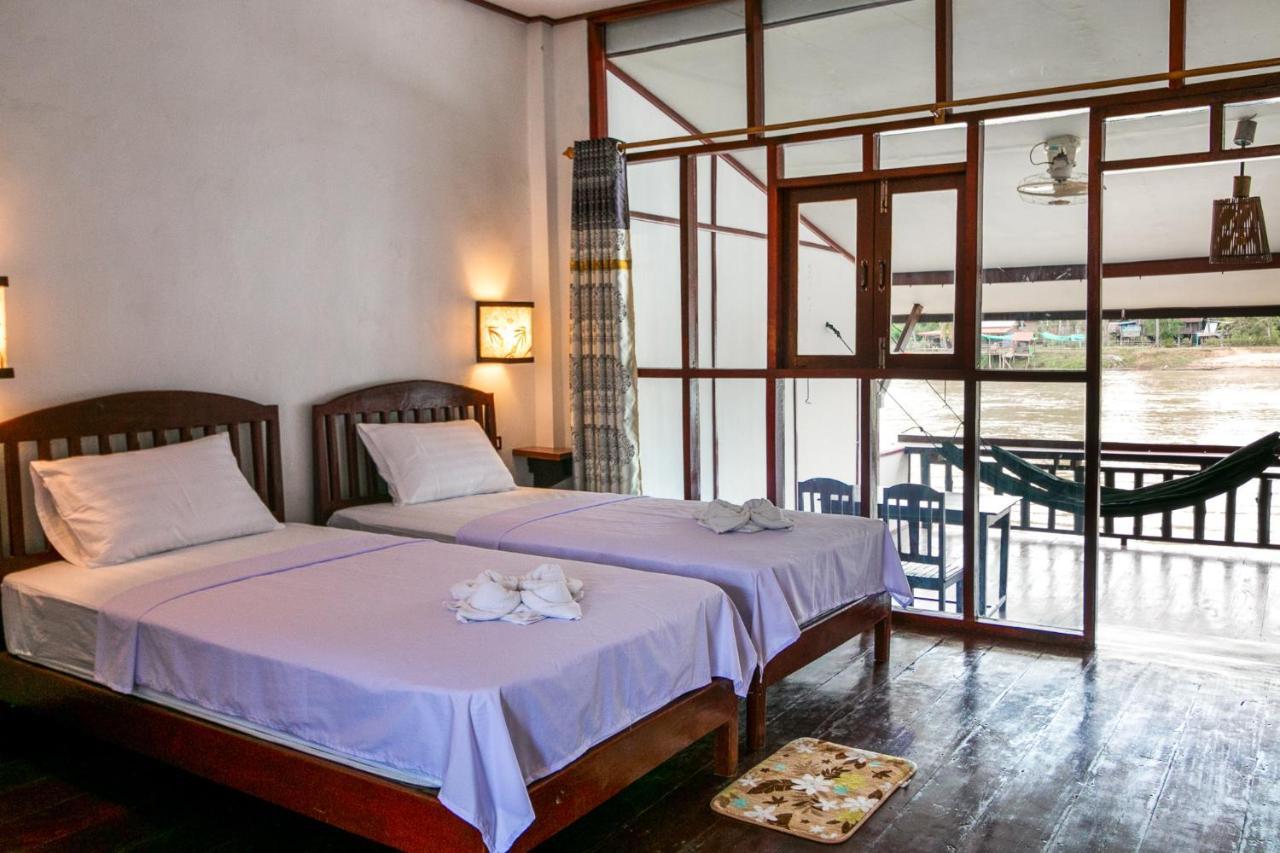 Dokchampa Guesthouse Ban Khon Exterior photo