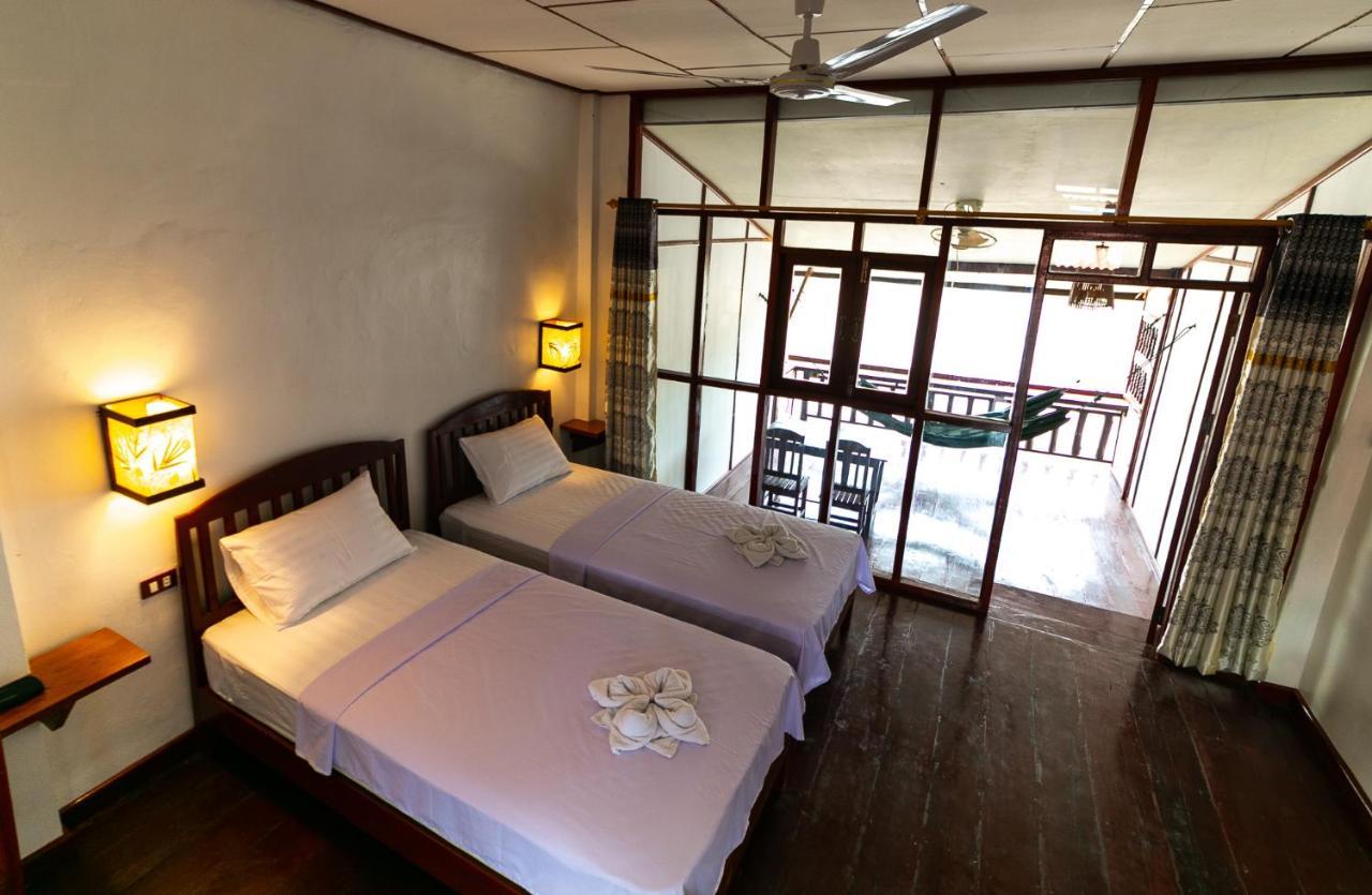 Dokchampa Guesthouse Ban Khon Exterior photo